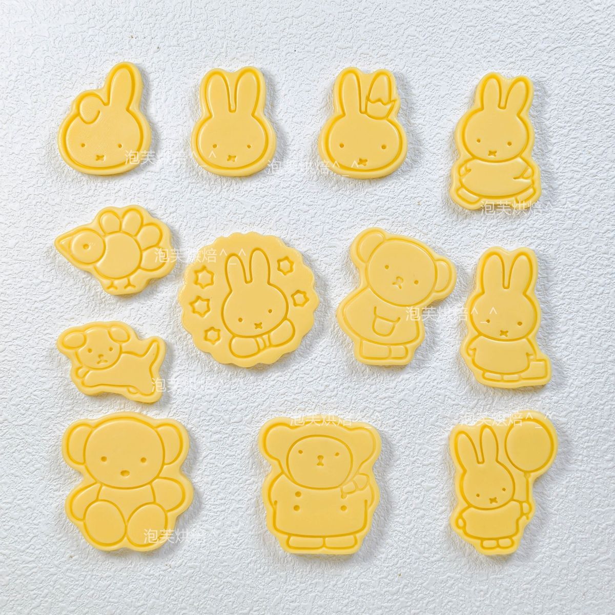 Baking Kitchen Kids - Cute 3D Press Cookie Mold with